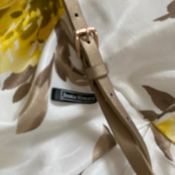 🌼Jessica Howard Designer Dress 👗14W with Gorgeous🌼Yellow Flowers. Like New 🌼 - Picture 14 of 16